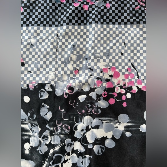 Rare BCBG maxazria Black White Pink Floral Silky Poncho Top Women’s Medium - Picture 6 of 7